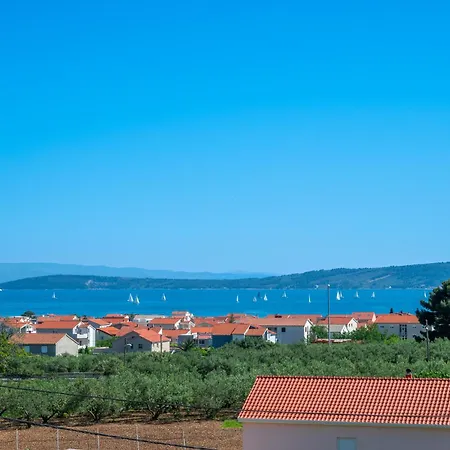 Apartment Tarja Kaštel Novi